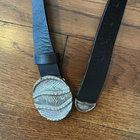 Chico’s black leather belt with hammered silver & rhinestones hook buckle - Picture 7 of 9